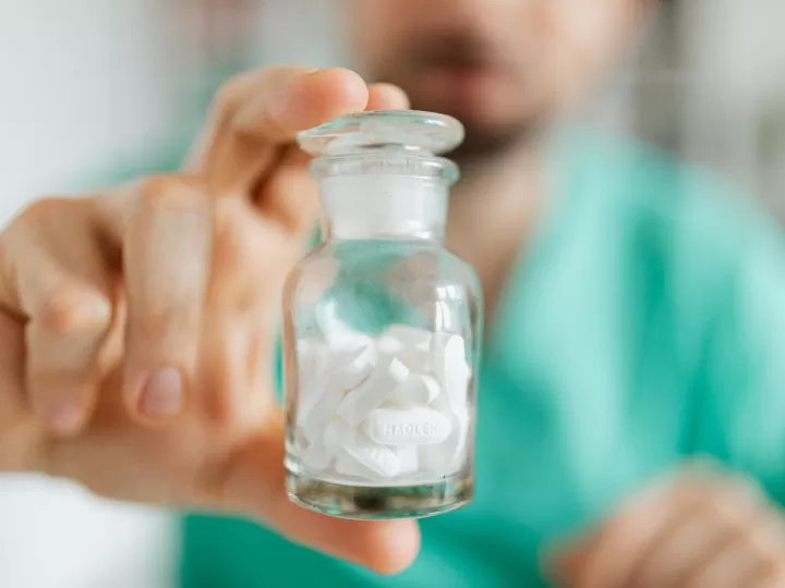 salud se puede mezclar ibuprofeno y nolotil